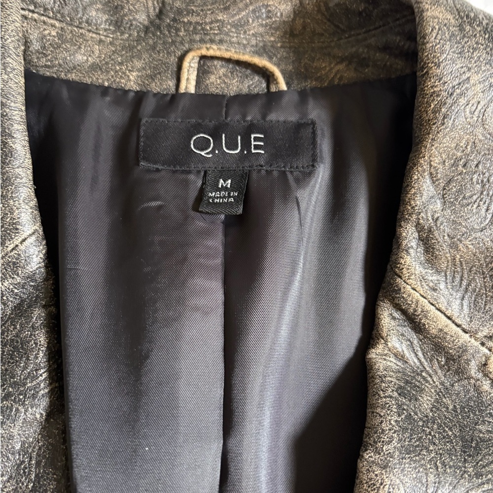 QUE Faux Leather Blazer Jacket – Vintage Distressed Bronze Paisley - Medium - Picture 10 of 11